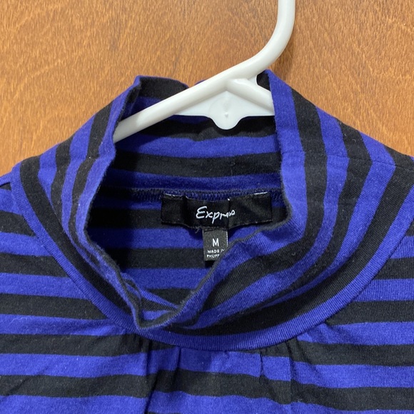Express turtleneck size medium - Picture 4 of 5
